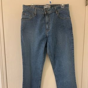 Vintage Mid-Rise Bootcut Levi’s